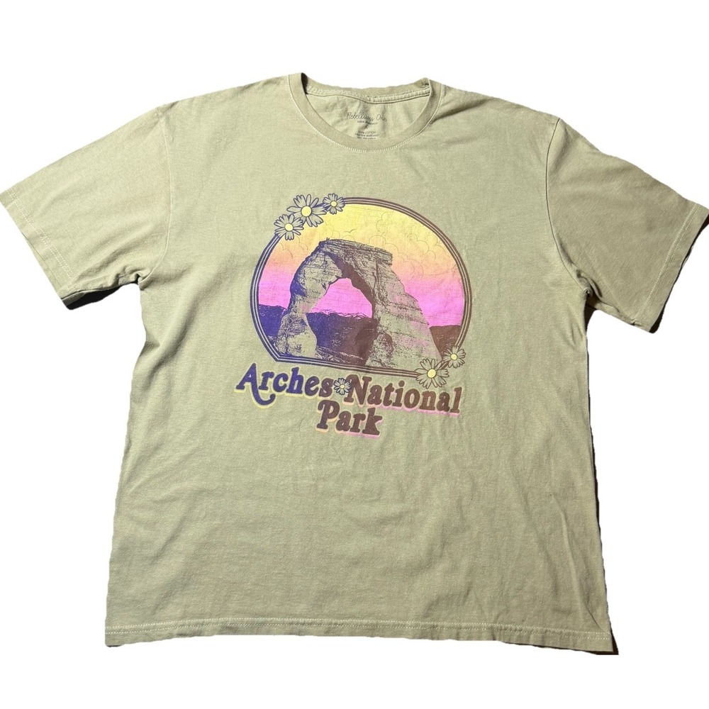 Women's Arches National Park Graphic Tee XL Beige Desert Sunset Relaxed Fit